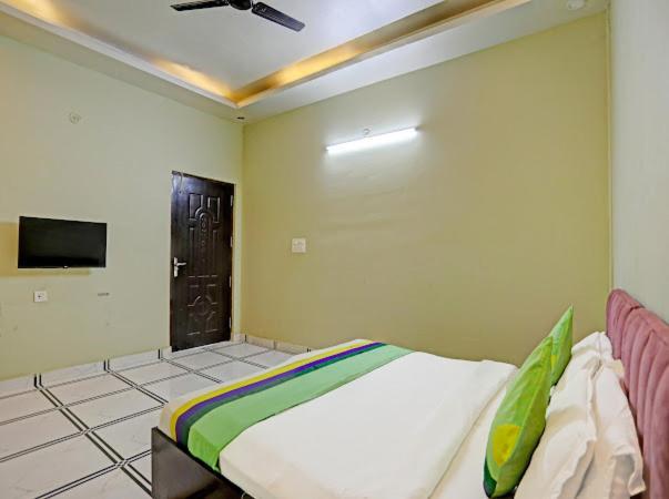 Expo View Residency Hotel เกรทเตอร์นอยดา ภายนอก รูปภาพ