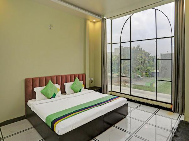 Expo View Residency Hotel เกรทเตอร์นอยดา ภายนอก รูปภาพ