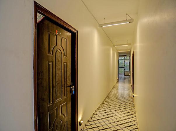 Expo View Residency Hotel เกรทเตอร์นอยดา ภายนอก รูปภาพ